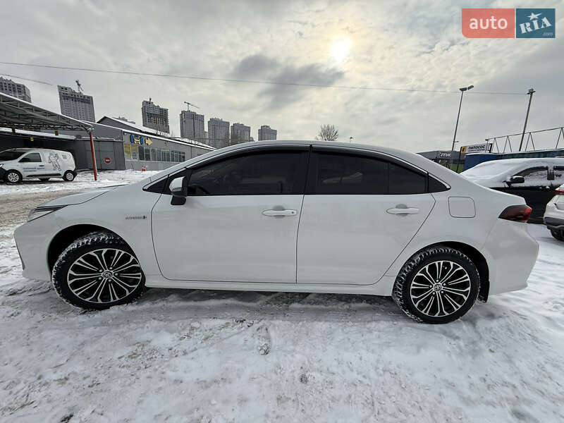 Седан Toyota Corolla 2020 в Киеве