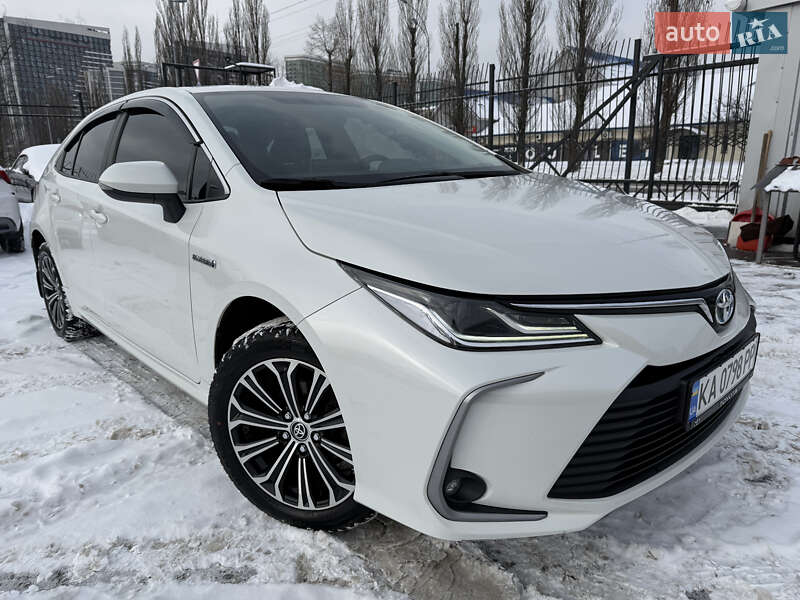Седан Toyota Corolla 2020 в Киеве
