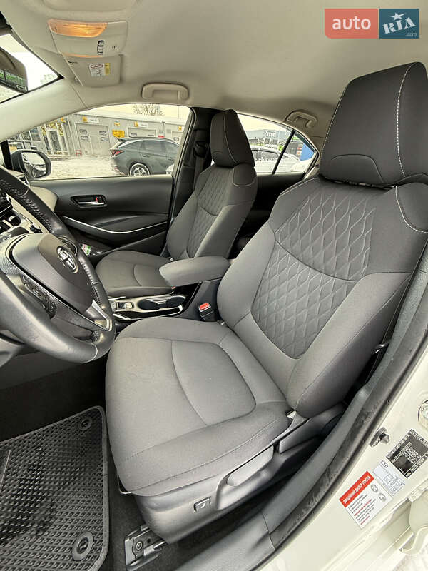 Седан Toyota Corolla 2020 в Киеве