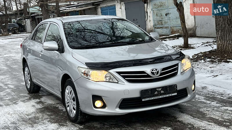 Седан Toyota Corolla 2011 в Желтых Водах