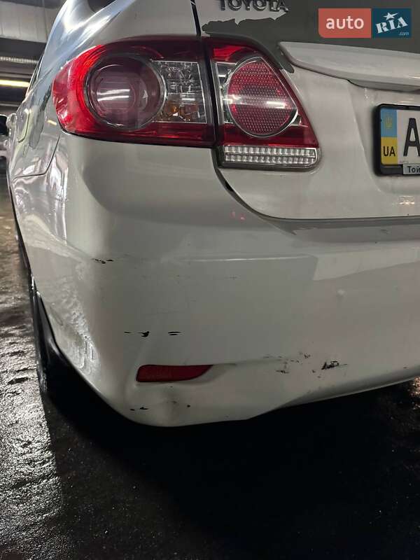 Седан Toyota Corolla 2012 в Киеве