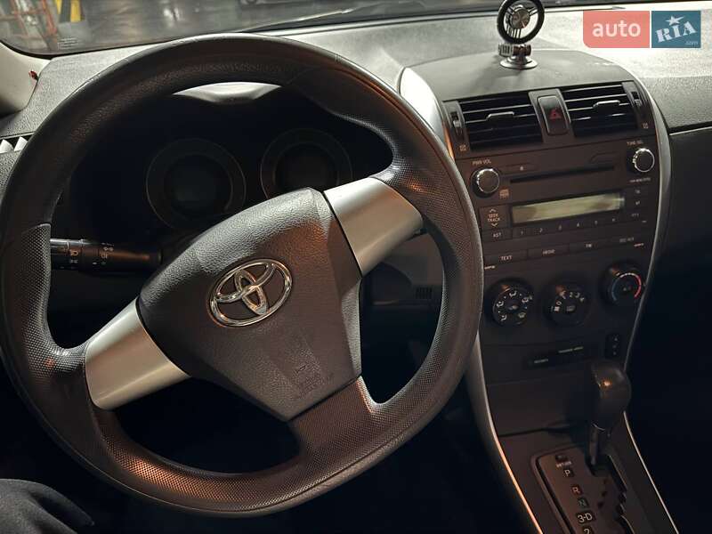 Седан Toyota Corolla 2012 в Киеве