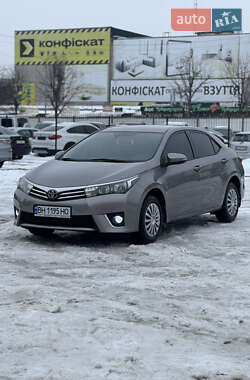 Седан Toyota Corolla 2013 в Киеве