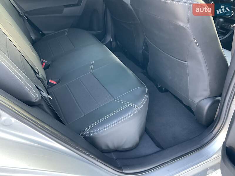 Седан Toyota Corolla 2016 в Киеве