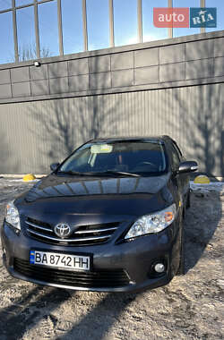 Седан Toyota Corolla 2012 в Кропивницькому