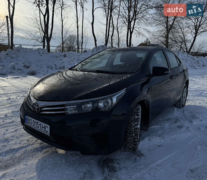Седан Toyota Corolla 2013 в Тернополе