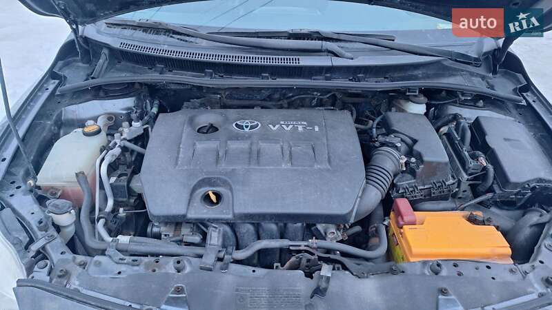 Седан Toyota Corolla 2008 в Киеве