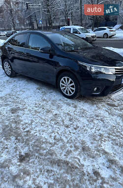Седан Toyota Corolla 2015 в Киеве