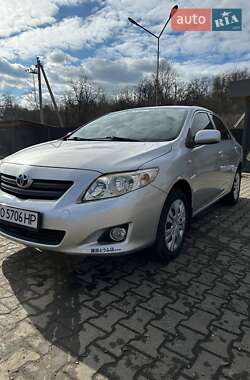 Седан Toyota Corolla 2008 в Иршаве