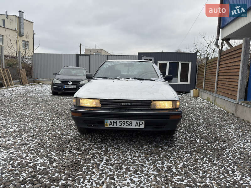 Хэтчбек Toyota Corolla 1988 в Бердичеве фото 2 Хэтчбек Toyota Corolla 1988 в Бердичеве