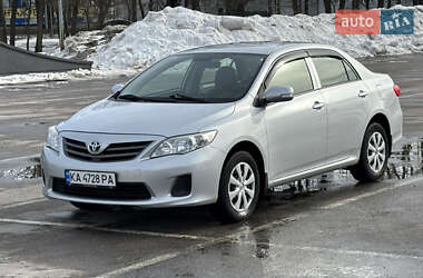Седан Toyota Corolla 2011 в Киеве