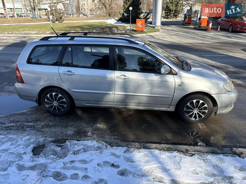 Универсал Toyota Corolla 2004 в Львове