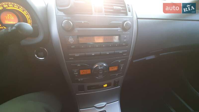 Седан Toyota Corolla 2008 в Києві