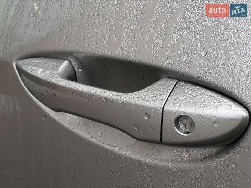 Седан Toyota Corolla 2017 в Киеве фото 17 Седан Toyota Corolla 2017 в Киеве