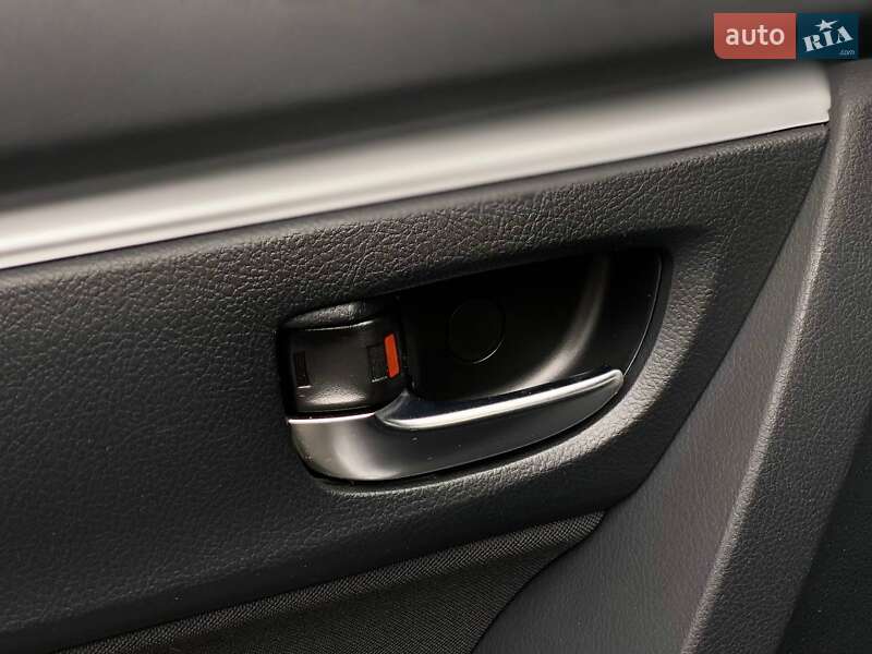 Седан Toyota Corolla 2017 в Киеве фото 44 Седан Toyota Corolla 2017 в Киеве