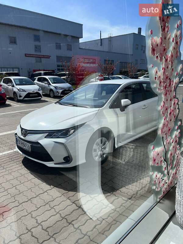 Седан Toyota Corolla 2021 в Киеве