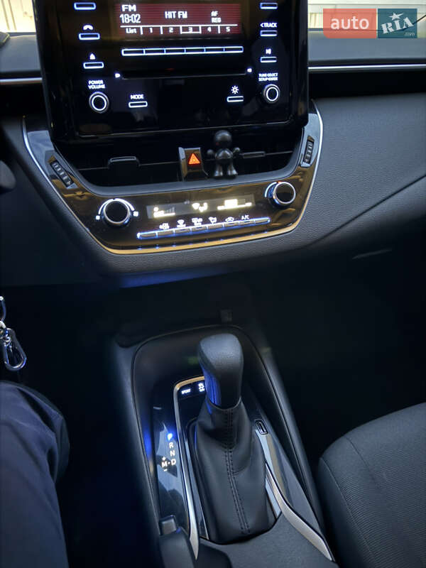 Седан Toyota Corolla 2019 в Киеве