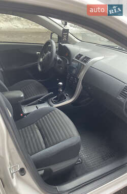 Седан Toyota Corolla 2011 в Сумах