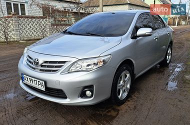 Седан Toyota Corolla 2011 в Змиеве