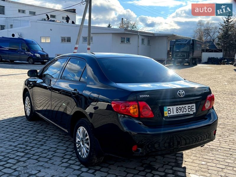 Седан Toyota Corolla 2009 в Кременчуге