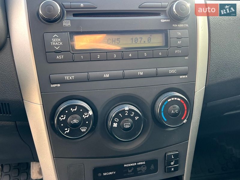 Седан Toyota Corolla 2009 в Кременчуге