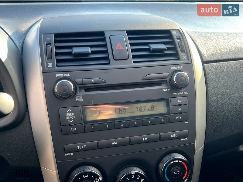 Седан Toyota Corolla 2009 в Кременчуге