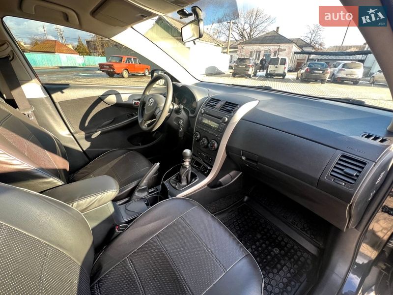 Седан Toyota Corolla 2009 в Кременчуге