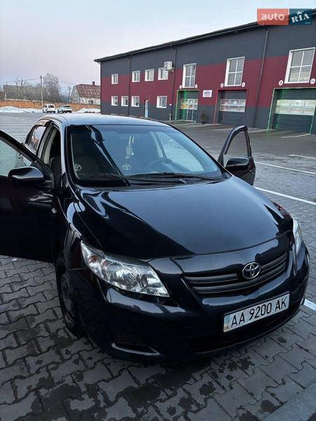 Седан Toyota Corolla 2009 в Дубно