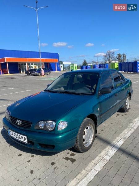 Седан Toyota Corolla 2000 в Умани