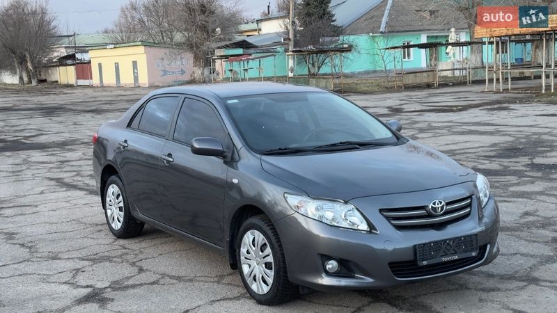 Седан Toyota Corolla 2009 в Желтых Водах