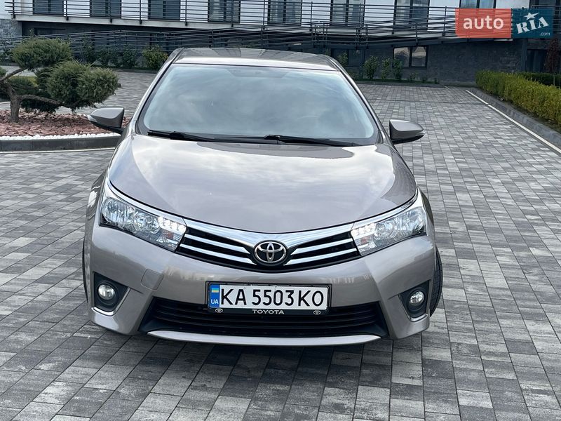 Седан Toyota Corolla 2013 в Мукачево