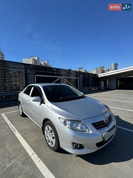 Седан Toyota Corolla 2009 в Киеве