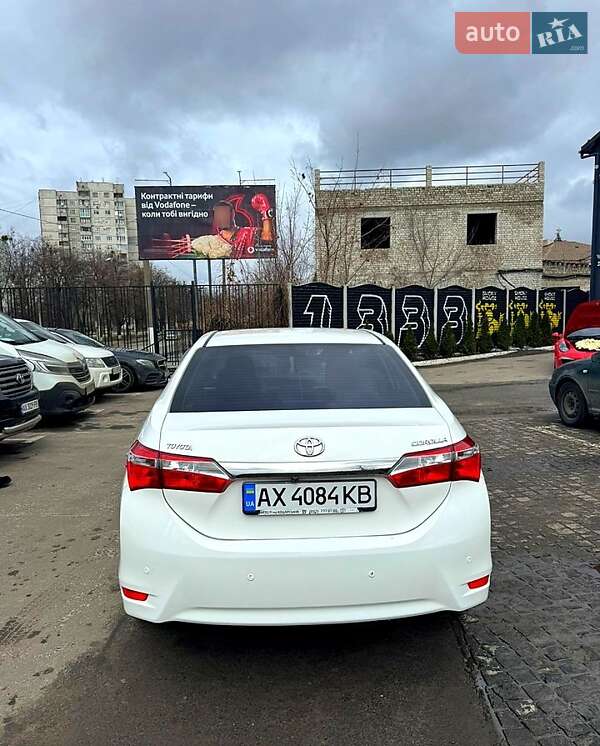 Седан Toyota Corolla 2014 в Харькове