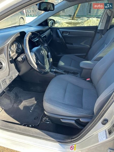 Седан Toyota Corolla 2016 в Киеве