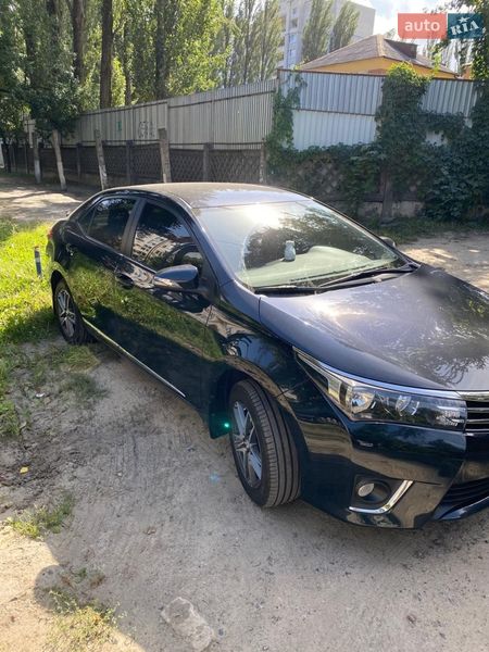 Седан Toyota Corolla 2014 в Киеве
