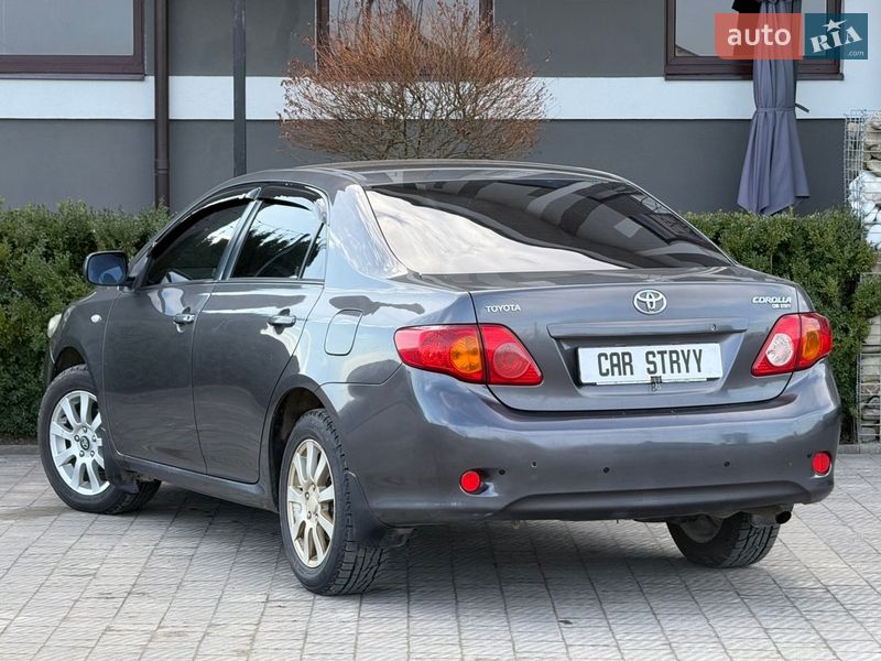 Седан Toyota Corolla 2008 в Стрые