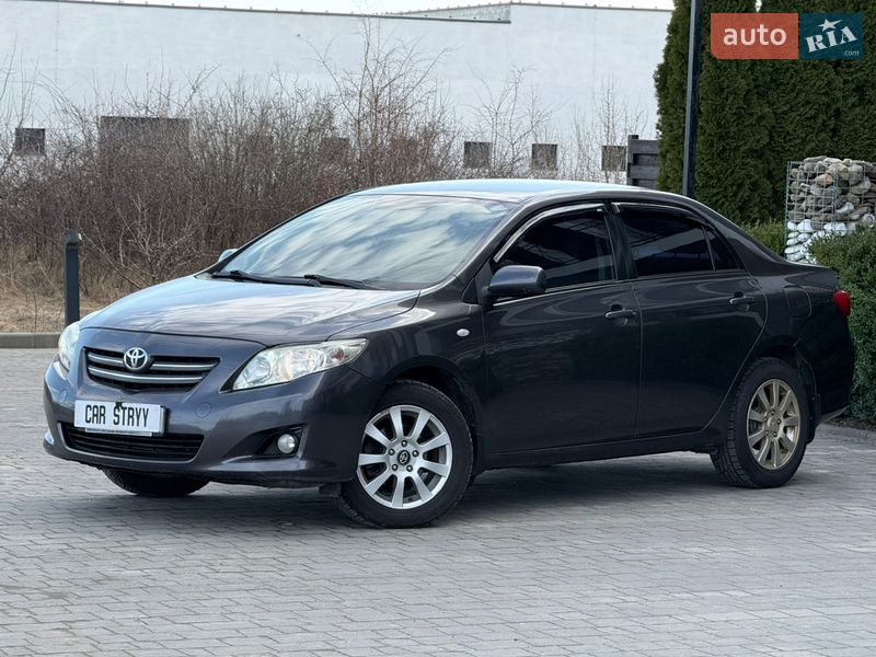 Седан Toyota Corolla 2008 в Стрые