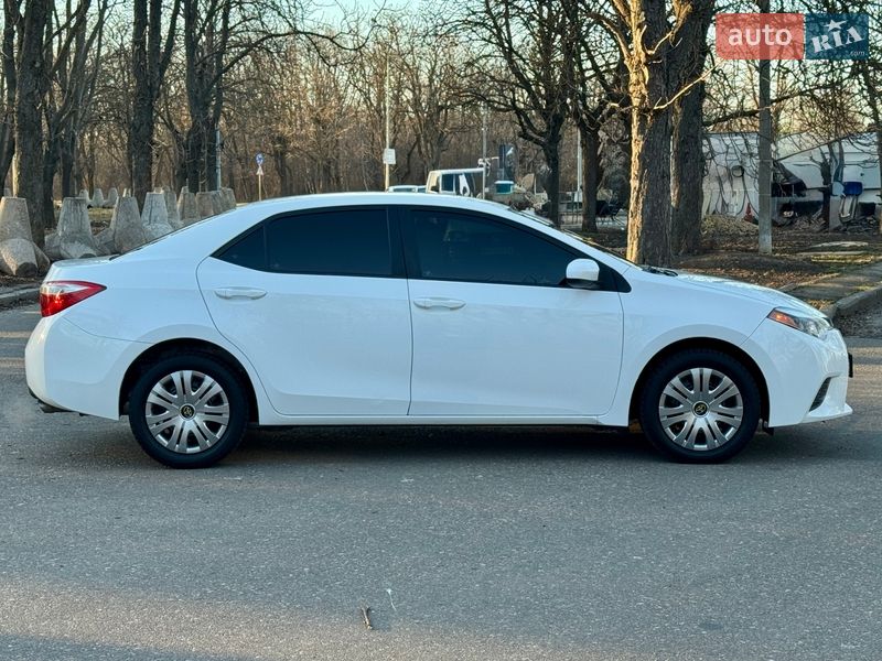 Седан Toyota Corolla 2015 в Одессе