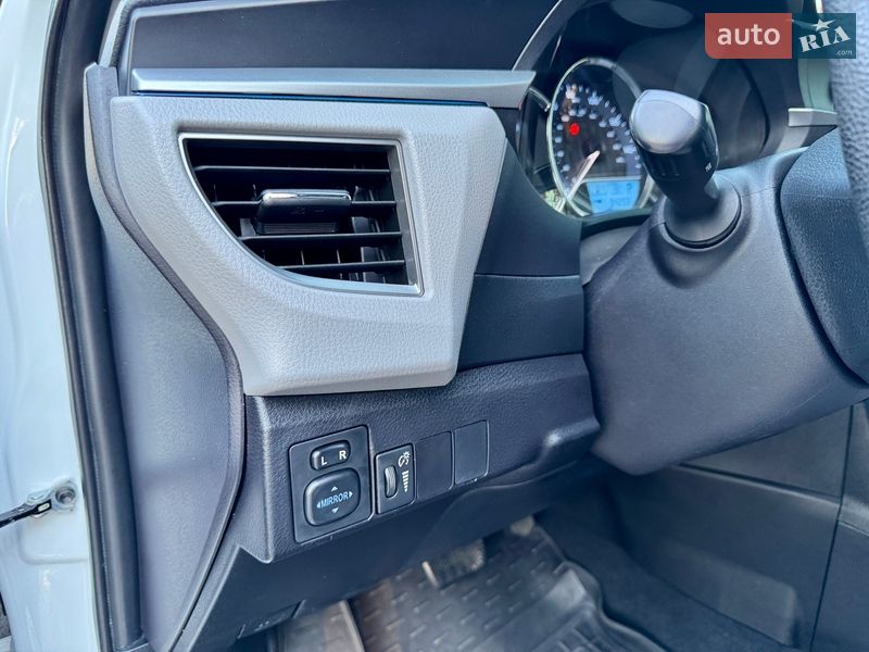 Седан Toyota Corolla 2015 в Одессе