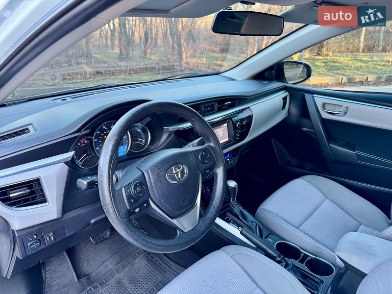 Седан Toyota Corolla 2015 в Одессе