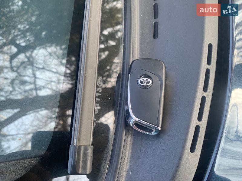 Хэтчбек Toyota Corolla 2005 в Одессе