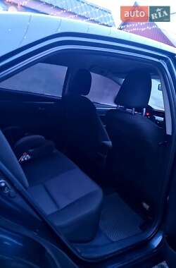 Седан Toyota Corolla 2013 в Новій Водолагі