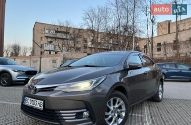 Седан Toyota Corolla 2016 в Львові