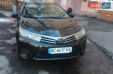Седан Toyota Corolla 2015 в Киеве