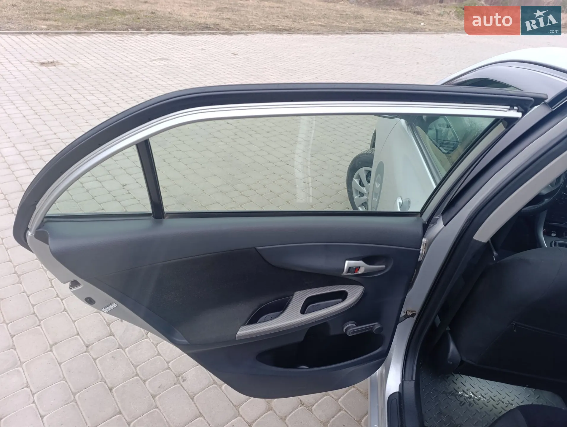 2010 Toyota Corolla - мініатюра 13