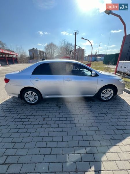Седан Toyota Corolla 2008 в Виннице