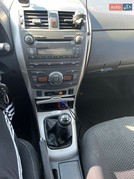 Седан Toyota Corolla 2008 в Виннице