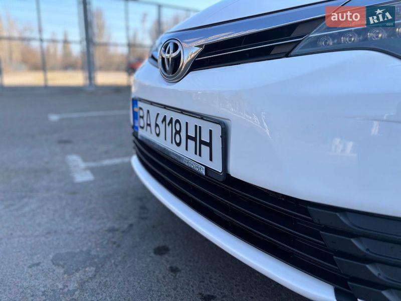 Седан Toyota Corolla 2017 в Миколаєві