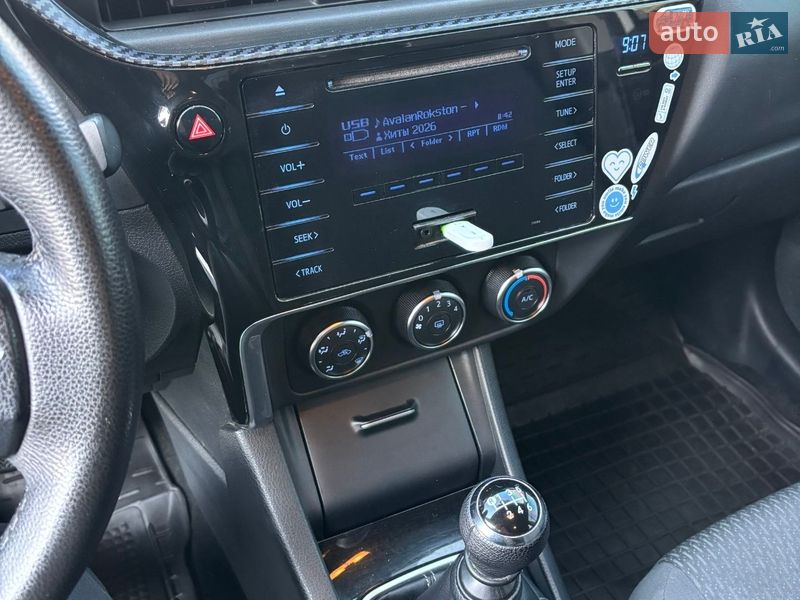 Седан Toyota Corolla 2017 в Миколаєві