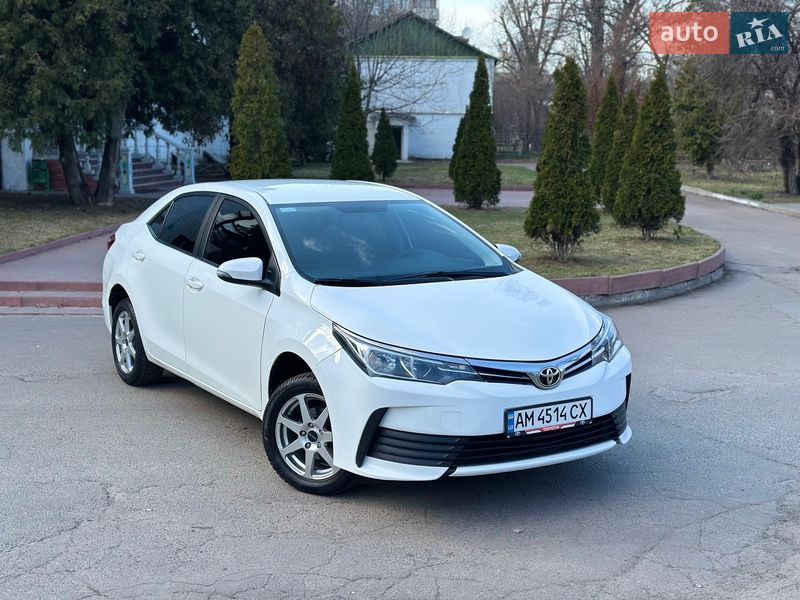 Седан Toyota Corolla 2017 в Києві